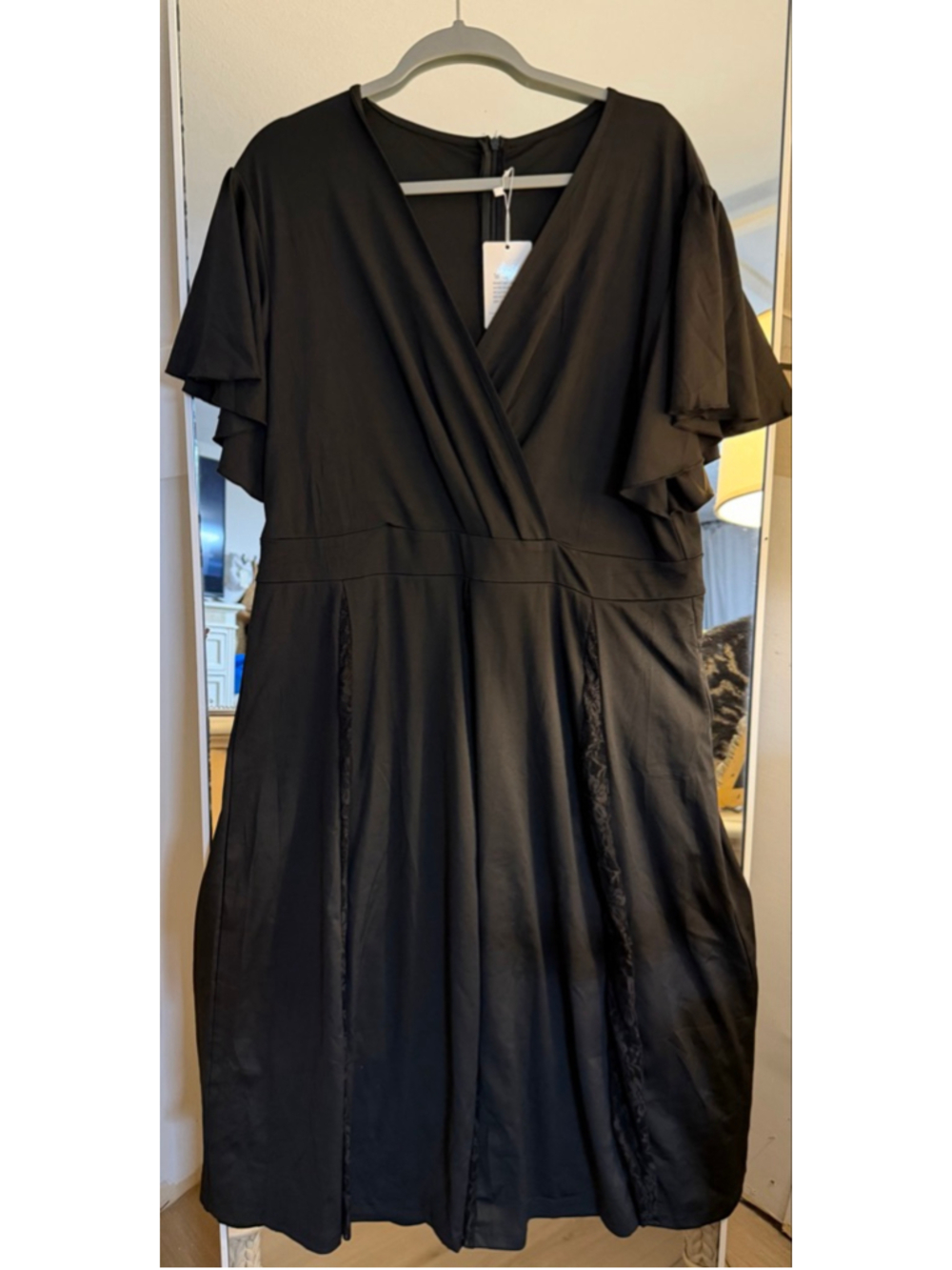 NEW Black Plus Size 2X V-Neck Ruffle Sleeve Midi Dress